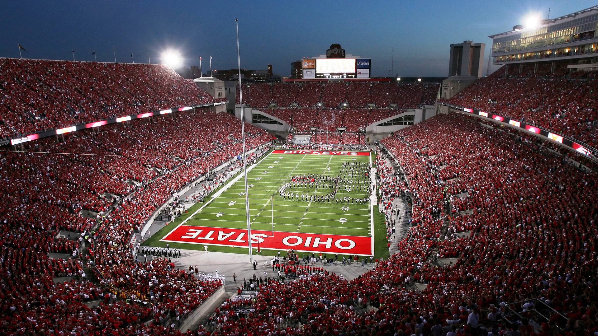 _校园网络球联赛：点燃学生的运动梦想_，校园网球场